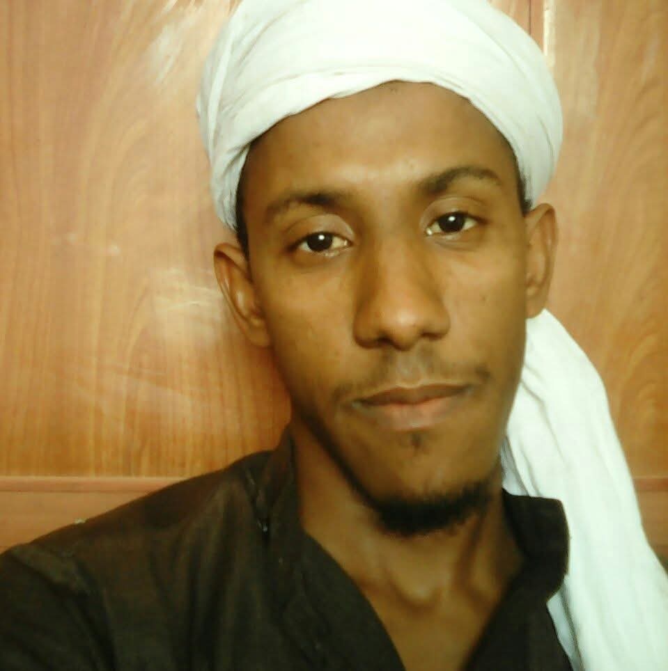 ����� ����